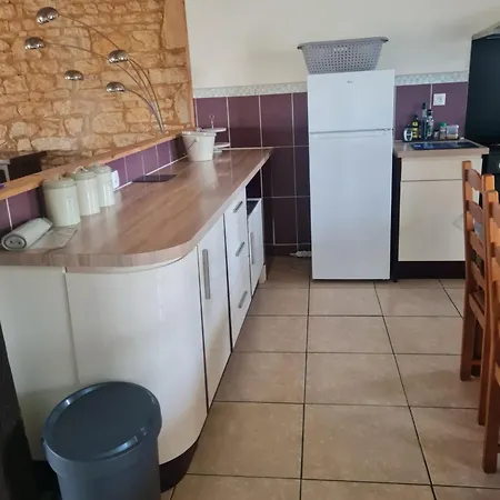 Prázdninový dům Maison De Caractere Avec Piscine Nanteuil-en-Vallée